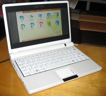 http://xtreview.com/images/Asus%20Eee%20PC%20701.jpg