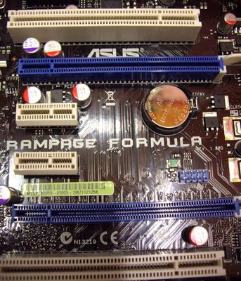 Asus Rampage Formula pci slots