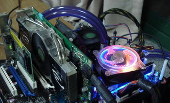 phenom%20X4%209850%20Black%20edition%20under%20water%2001.jpg